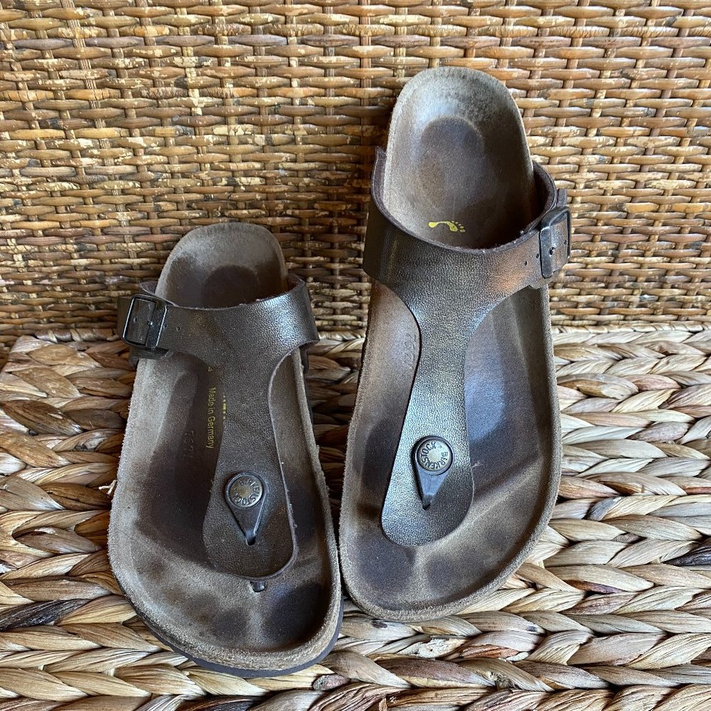 Birkenstock Gizeh Metalic Bronze Sandal 38